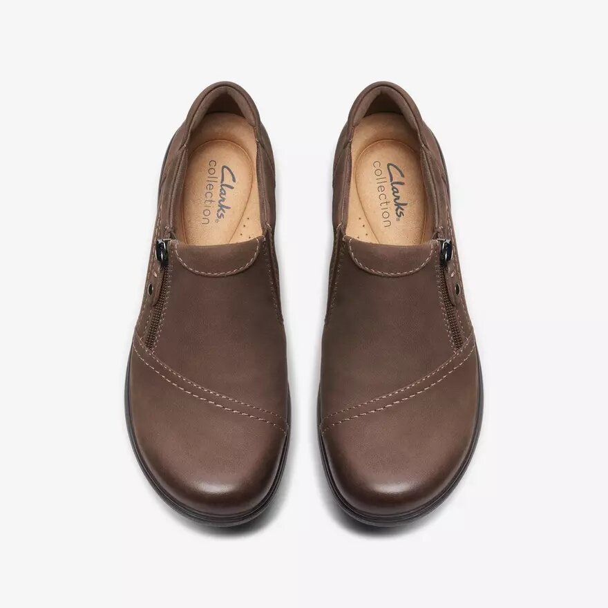 Carleigh Ray slip-on-sko til kvinder i taupe-farvet nubuck Carleigh Ray slip-on-sko til kvinder i taupe-farvet nubuck
