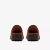 Carleigh Viola træsko & mules i britisk tan-farvet nubuck til kvinder Carleigh Viola træsko & mules i britisk tan-farvet nubuck til kvinder