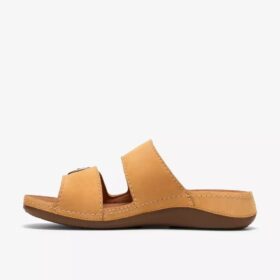 Cecily Step flade sandaler til kvinder i lys okkerfarvet nubuck