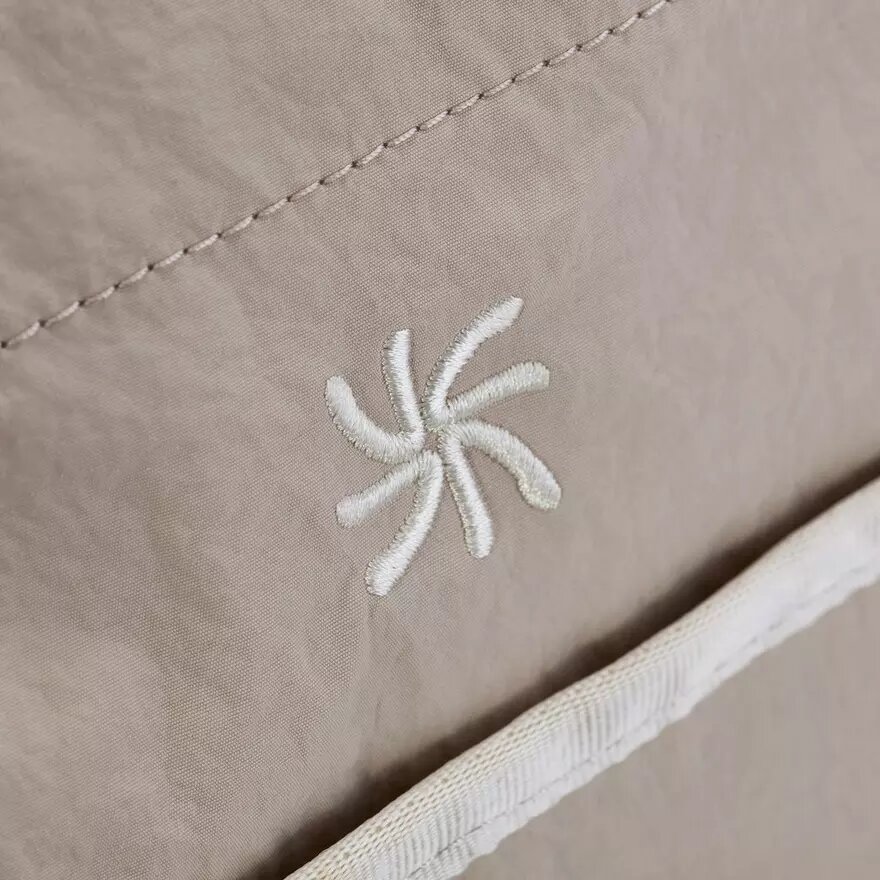 Cloudstepper Small Sand-tote-tasker til kvinder Cloudstepper Small Sand-tote-tasker til kvinder