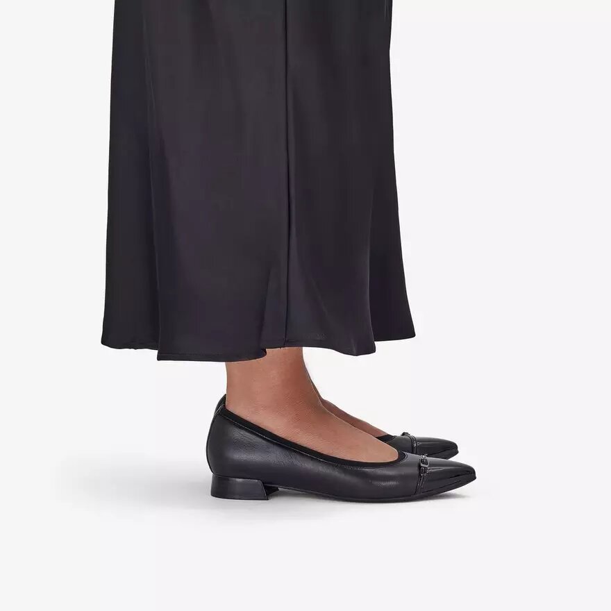 Natalyn slip-ons i mørk sort læder til kvinder Natalyn slip-ons i mørk sort læder til kvinder