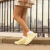 Pace Rise-sneaker til kvinder i lysegul Pace Rise-sneaker til kvinder i lysegul