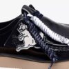 Wallabee 2604 Navy i lak til herre